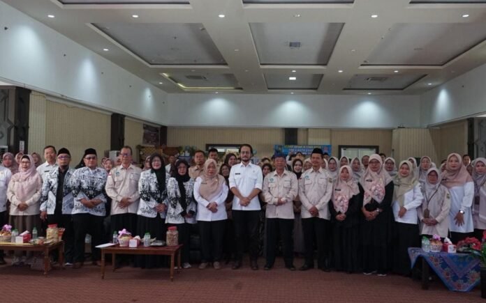 Wakil Wali Kota Cilegon, Fajar Hadi Prabowo, mendorong peningkatan kualitas pendidikan guru (Bantentv.com/ Ali)