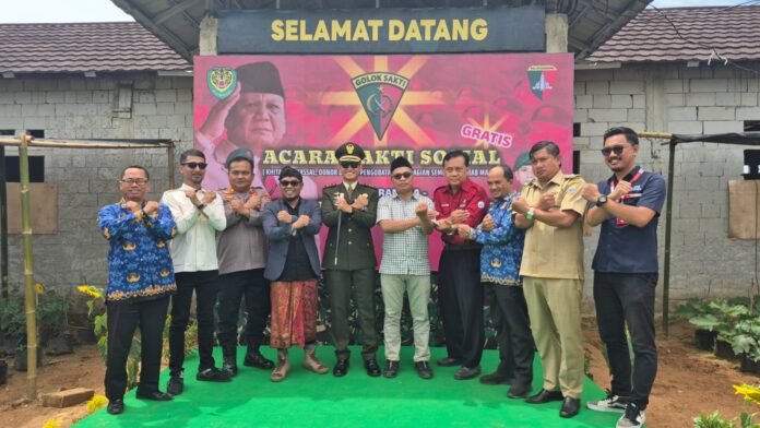 Yonif TP 840 Golok Sakti menggelar kegiatan baksos (bakti sosial) bagi warga Sajira, Kabupaten Lebak, Banten, pada Senin, 10 November 2025 (Bantentv.com/ Nano)