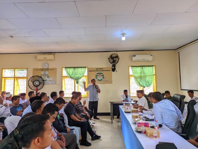 Rapat evaluasi Pemprov Banten dan Pemkab Serang bersama unsur masyarakat dan pengusaha di Kecamatan Bojonegara pada Rabu, 26 November 2025 (Bantentv.com/ Riki)