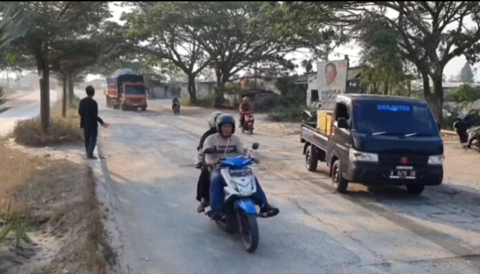 kondisi jalan JLS yang kembali rusak