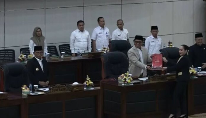 rapat paripurna DPRD Banten