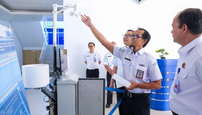 Badan Meteorologi, Klimatologi, dan Geofisika (BMKG) menyebut periode Desember hingga Februari sebagai jalur “padat merayap” sistem cuaca.