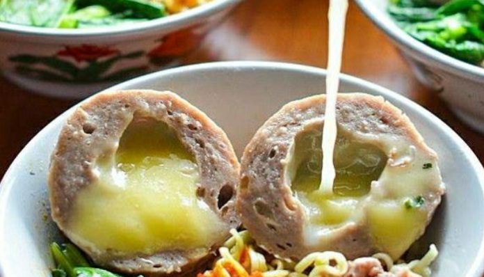 Bakso Keju Meler Viral (Foto/Pinterest)