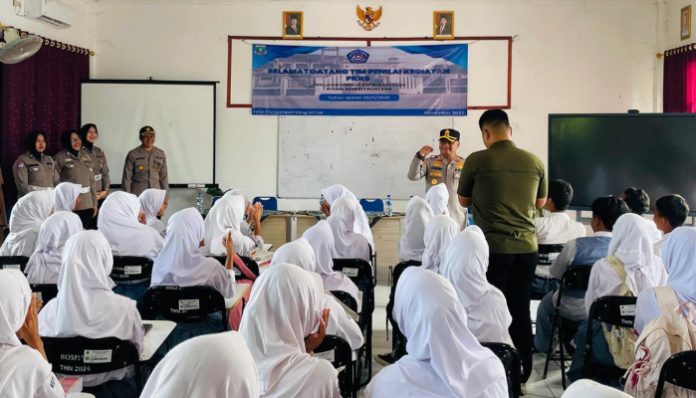 Polda Banten bersama Polres Serang menggelar sosialisasi pencegahan kenakalan remaja dan penyalahgunaan narkoba di SMAN 1 Pontang. (Foto: Istimewa)