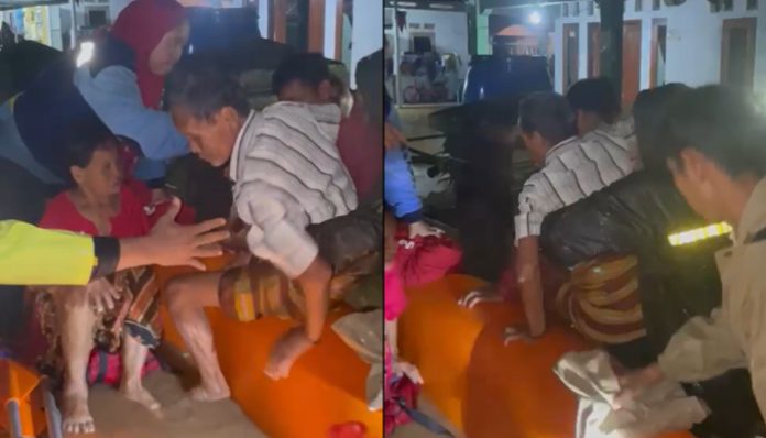 Sejumlah warga Desa Citasuk, Kecamatan Padarincang, Kabupaten Serang, terpaksa dievakuasi akibat banjir yang merendam permukiman mereka. (Foto: Bantentv.com)