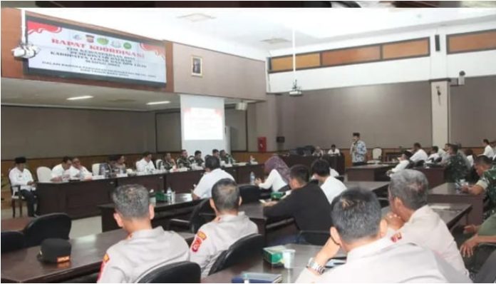 Rapat koordinasi kewaspadaan dini (Wasdin) di Aula Multatuli Setda Lebak pada Rabu, 10 Desember 2025 (Bantentv.com/ Nano)