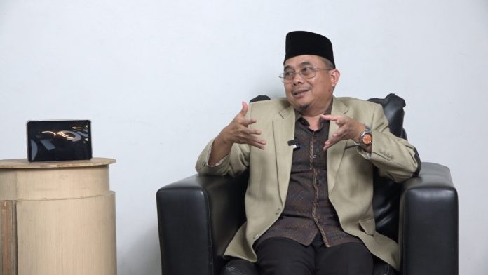 Anggota Komisi IV DPRD Banten Gembong R Sumedi akan memperketat pengawasan pembangunan infrastruktur jalan desa.