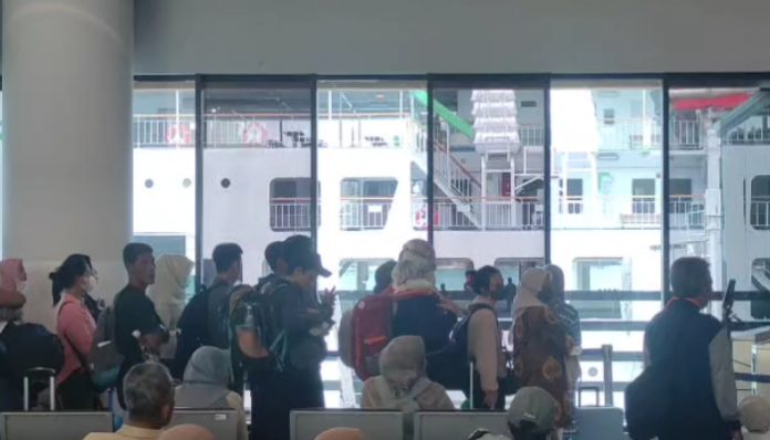 Pasca Perayaan Natal, Pergerakan Calon Pengguna Jasa di Pelabuhan Merak Ramai Lancar