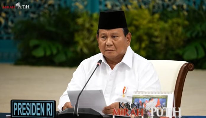 Presiden Prabowo Subianto saat memimpin Sidang Kabinet Penanganan Bencana di Istana Negara. (Foto: YouTube/Sekretariat Presiden)