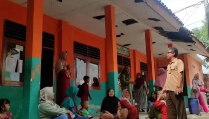 Dinas Pendidikan dan Kebudayaan (Dindikbud) Kota Cilegon tengah melakukan revitalisasi terhadap 38 sekolah tingkat SD dan SMP.