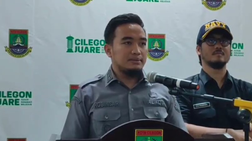 Wali Kota Cilegon resmi menunjuk Ahmad Aziz Setia Ade sebagai Pelaksana Tugas Sekretaris Daerah Kota Cilegon (Bantentv.com/ Ali)