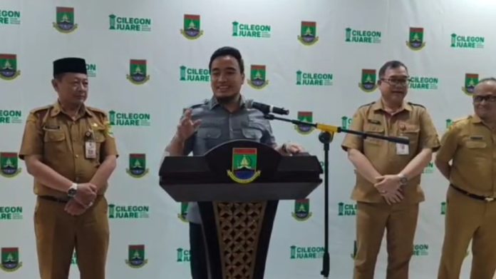 Wali Kota Cilegon resmi menunjuk Ahmad Aziz Setia Ade sebagai Pelaksana Tugas Sekretaris Daerah Kota Cilegon (Bantentv.com/ Ali)
