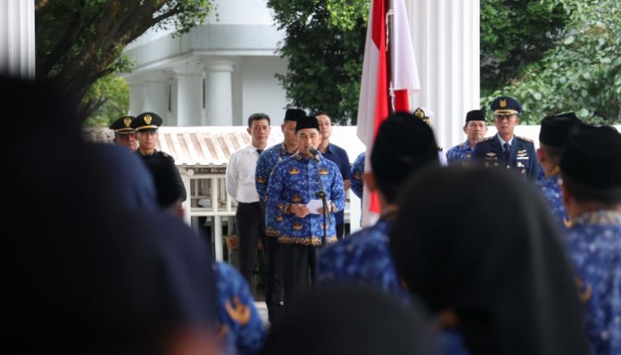 Wakil Gubernur Banten, Achmad Dimyati Natakusumah, memimpin Upacara Peringatan Ke-77 Hari Bela Negara Tingkat Provinsi, di Pendopo Gubernur Banten. (Foto: Istimewa)