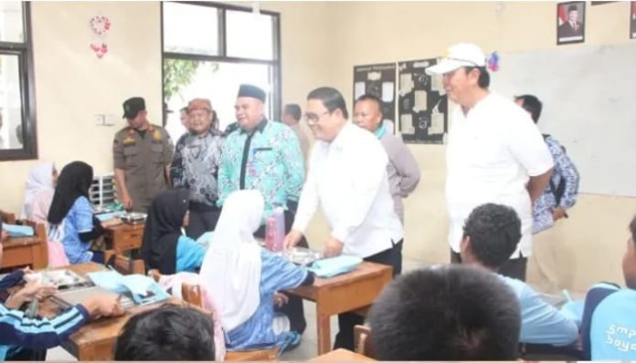 Wakil Bupati Lebak Tinjau Dapur SPPG dan Distribusi MBG di SMPN 1 Bayah