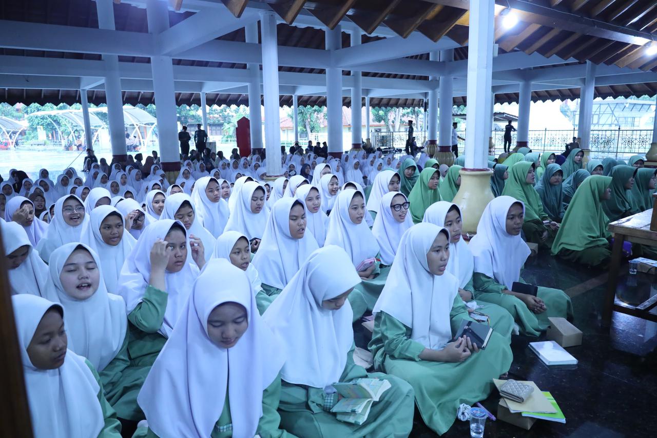 Istighosah Qubro digelar oleh Korem 064/Maulana Yusuf di Masjid Agung Ats-Tsauroh Kota Serang (Bantentv.com/ Imron)