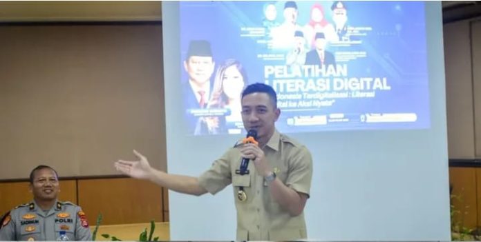Bupati Lebak Hasbi Jayabaya membuka Pelatihan Literasi Digital 2025 pada Kamis, 4 Desember 2025 (Bantentv.com/ Nano)