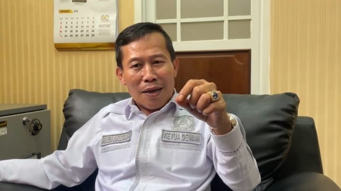 Ketua DPRD Kota Serang, Muji Rohman, menyampaikan pentingnya penegasan status Ibu Kota Provinsi Banten (Bantentv.com/ Jaya)