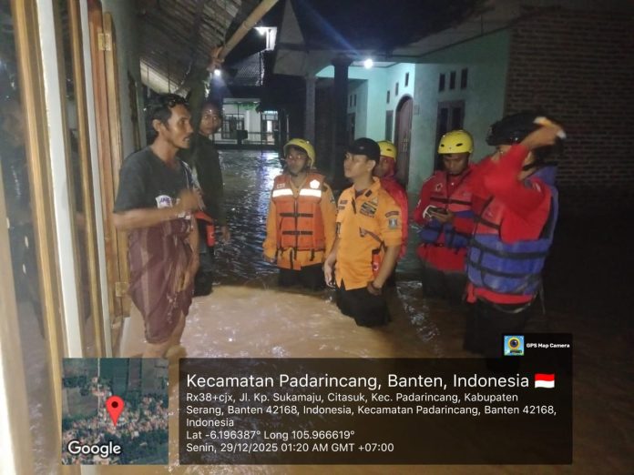 Banjir di desa Citasuk Padarincang (Bantentv.com/ Riki)