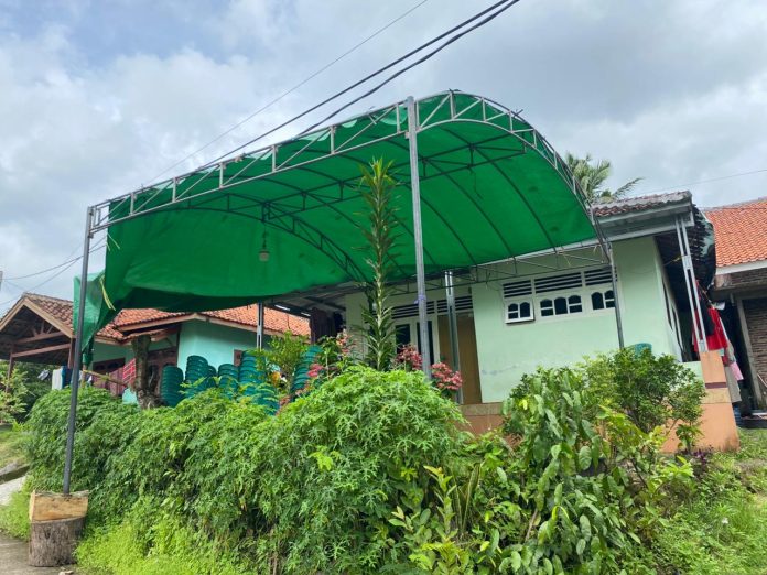 Suasana rumah ibu korban pembunuhan di Desa Telaga Luhur, Kecamatan Waringinkurung (Bantentv.com/ Riki)
