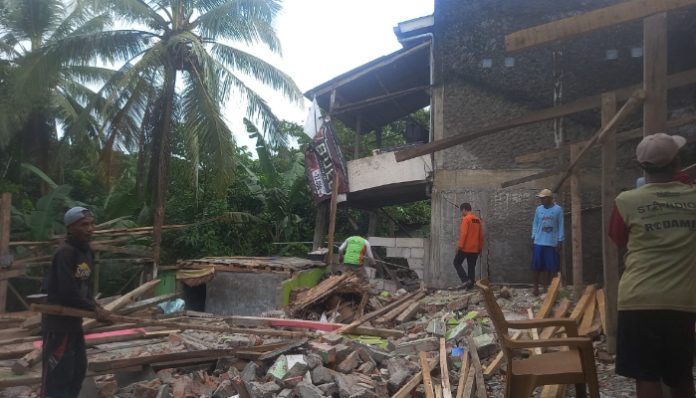 Cuaca Ekstrem Picu Tanah Bergerak di Cikeusik. (Foto: Istimewa)