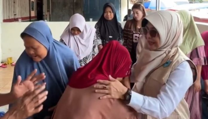 Bupati Pandeglang Tinjau Banjir Patia, Keselamatan Warga Jadi Prioritas. (Foto: Bantentv.com)