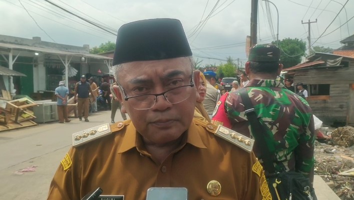 Camat Kasemen, Sugiri, (Bantentv.com/Jaya)