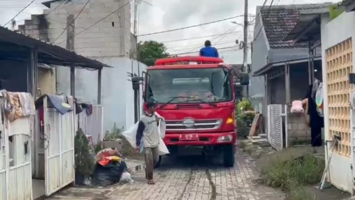 Kondisi terkini Perumahan Grand Sutera di Kelurahan Penancangan, Kecamatan Cipocok Jaya, Kota Serang, pada Rabu siang (Bantentv.com/ Jaya)