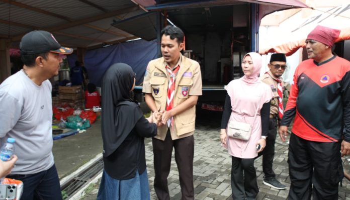 Nur Agis Aulia Pastikan Bantuan Makanan dan Kesehatan untuk Warga Terdampak Banjir Serang Aman