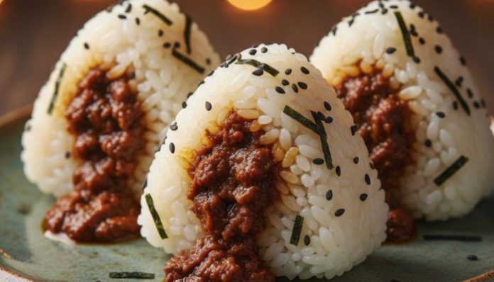 Onigiri Rendang (Foto AI)