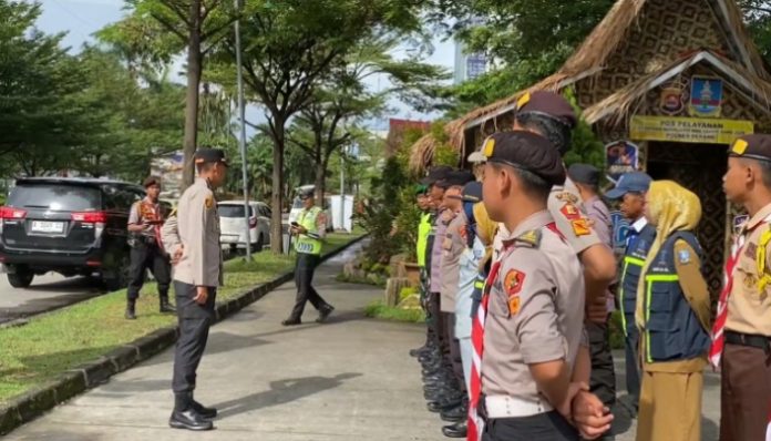 Pengamanan Tahun Baru, Arus Lalu Lintas Cikande Terpantau Lancar. (Foto: Bantentv.com)
