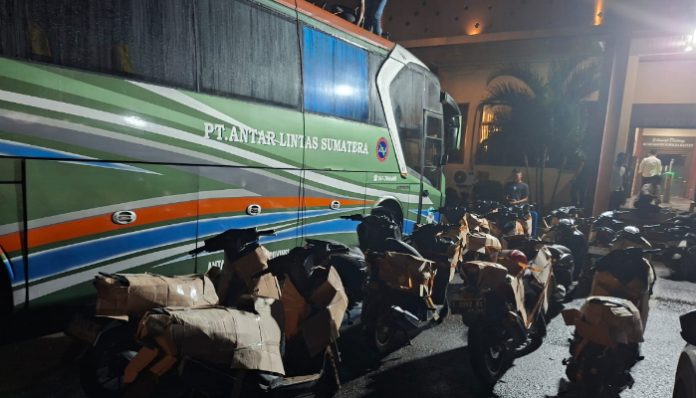 Gagalkan Pengiriman 16 Motor Bodong Lewat Bus ALS di Merak. (Foto: Dok. Polda Banten)