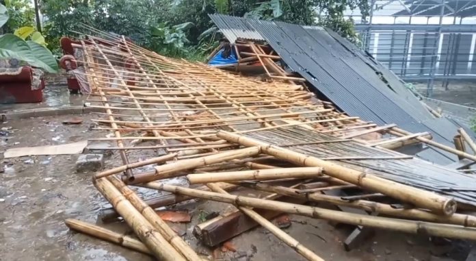 Puluhan rumah di Kabupaten Serang mengalami kerusakan akibat bencana (Bantentv.com/ Riki)