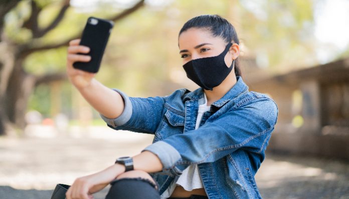 Tak Punya Foto Diri Sendiri di Media Sosial, Ini Ciri Kepribadiannya! (Foto: Freepik)