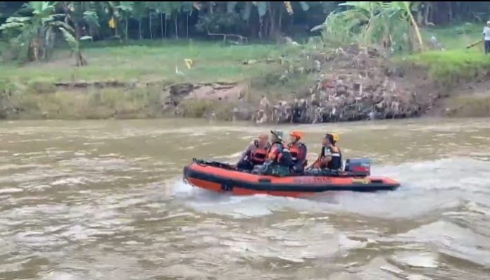 Tim SAR Sisir Radius 5 Kilometer