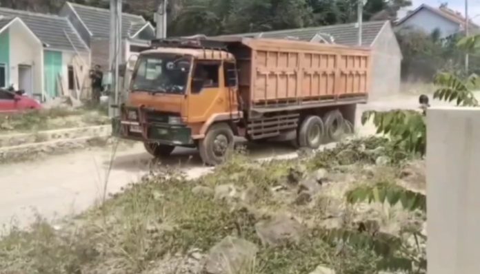 Truk Tambang