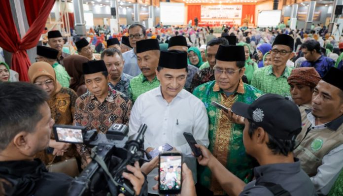 Wakil Gubernur Banten Achmad Dimyati Natakusuma sebut Guru Madrasah Jadi Pilar Pendidikan Akhlak. (Foto: Adpim Banten)