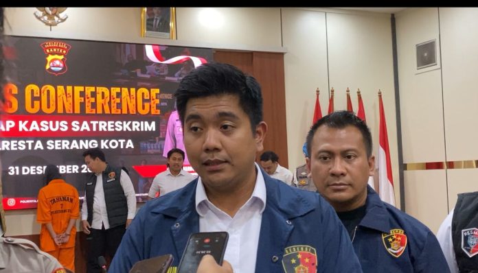Kasat Reskrim Kompol Alfano Ramadhan. Seorang ART dilaporkan meninggal dunia akibat dugaan penganiayaan berat berupa penusukan (Bantentv.com/ Imron)