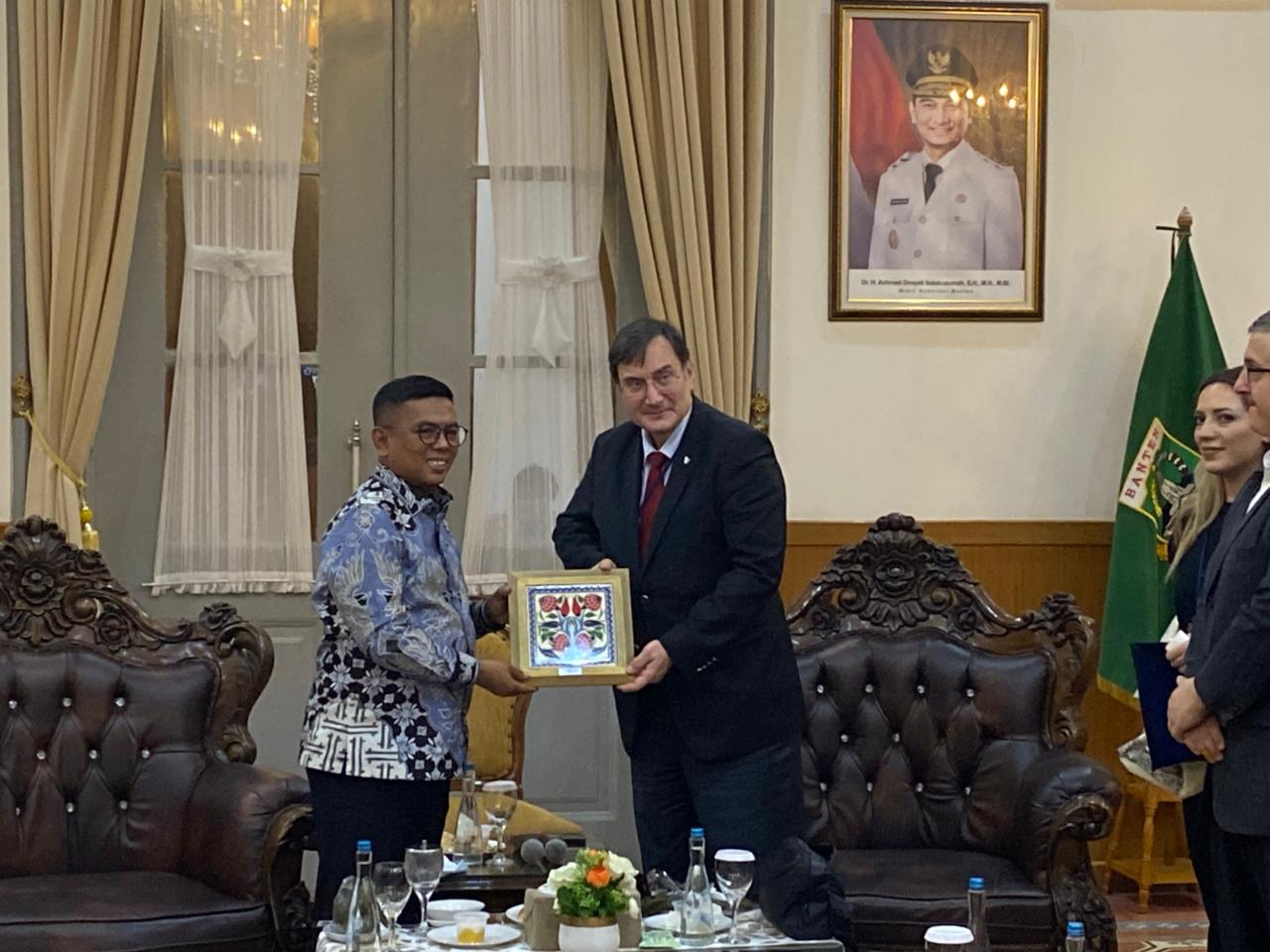 Pertemuan Asosiasi Klaster Industri Medis OSTIM Turki dengan Pemprov Banten (Bantentv.com)