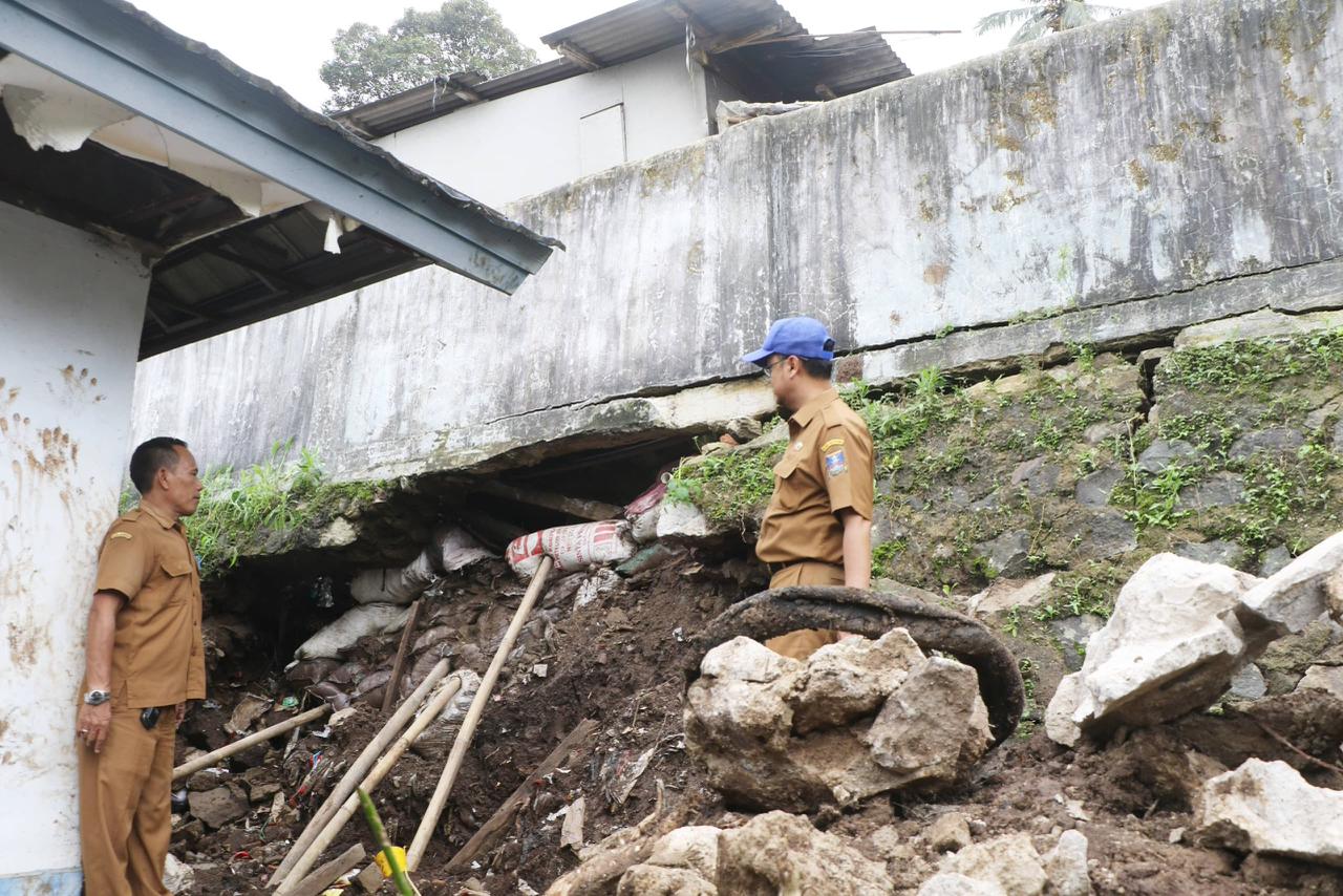 DPUPR Kabupaten Serang tinjau pembangunan TPT di Kecamatan Ciomas (Bantentv.com/ Riki)