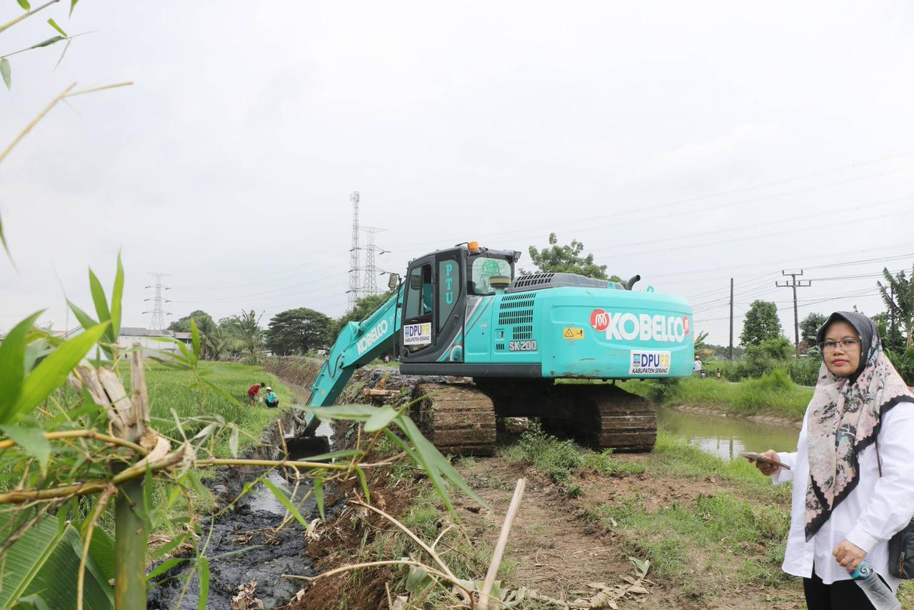 Proses normalisasi sungai di kecamatan Ciruas (Bantentv.com/ Riki)