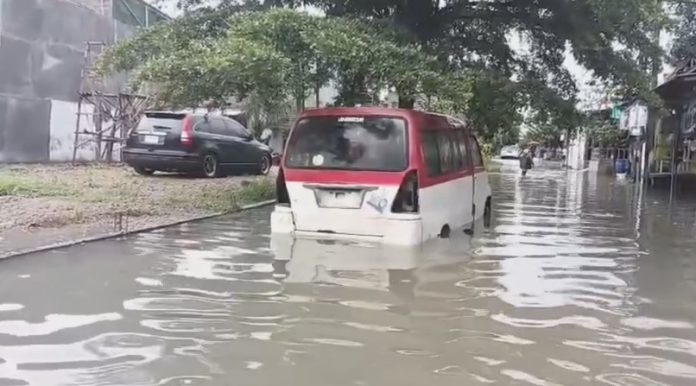 1.500 rumah di Perumahan Bumi Nagara Lestari terendam banjir (Bantentv.com/ Imron)