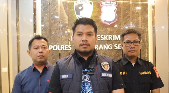 Polres Tangerang Selatan menangkap seorang oknum guru SD Negeri 01 Rawa Buntu, Serpong, yang diduga melakukan pencabulan terhadap anak didiknya (Bantentv.com)