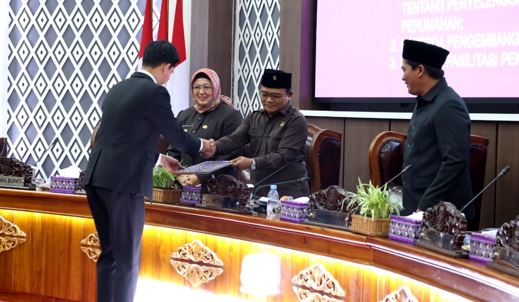 DPRD Kabupaten Tangerang resmi mengesahkan tiga raperda menjadi perda (Bantentv.com)