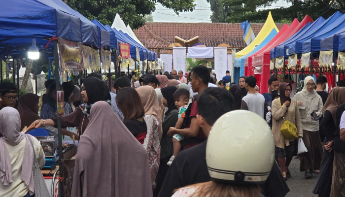 Bazar “Kadaharan Buka Puasa” Ramai Sejak Hari Pertama Ramadhan di Pandeglang
