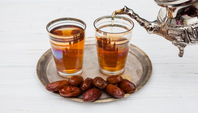 Buka puasa, stop gorengan! ganti jus kurma (foto freepik)