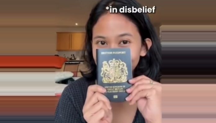 Video Dwi Sasetyaningtyas yang sedang menunjukkan paspor anaknya yang jadi WNA. (Foto: Instagram/@sasetyaningtyas)