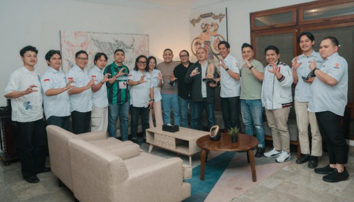 Pengurus Forum Ekonomi Kreatif (FEKRAF) Banten dan pengurus pusat Indonesia Creative Cities Network (ICCN).