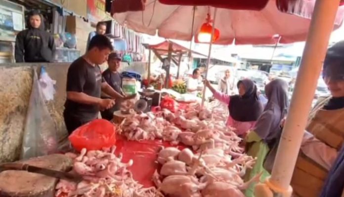 Ramadan Kian Dekat, Harga Daging di Lebak Terus Merangkak Naik. (Foto: bantentv.com)