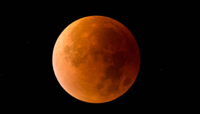 Ilustrasi gerhana bulan total (Foto/iStockphoto)
