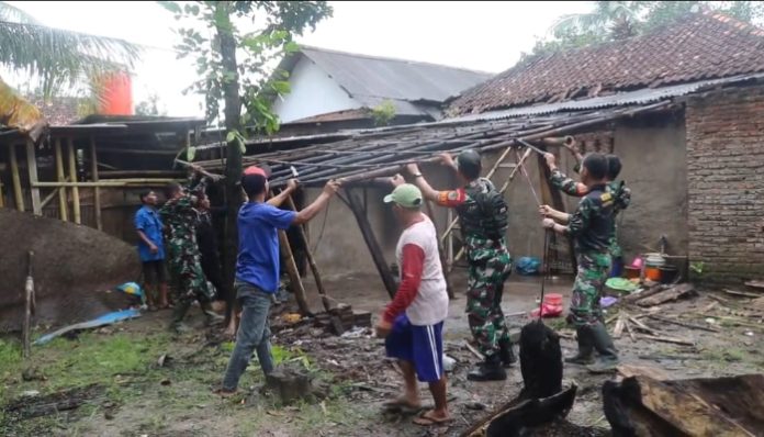 Kodim 0602_Serang Rehabilitasi 10 Rumah Tidak Layak Huni